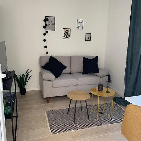 Seaside Cozy: Renovated One-Bedroom with Parking Primosten Exterior photo
