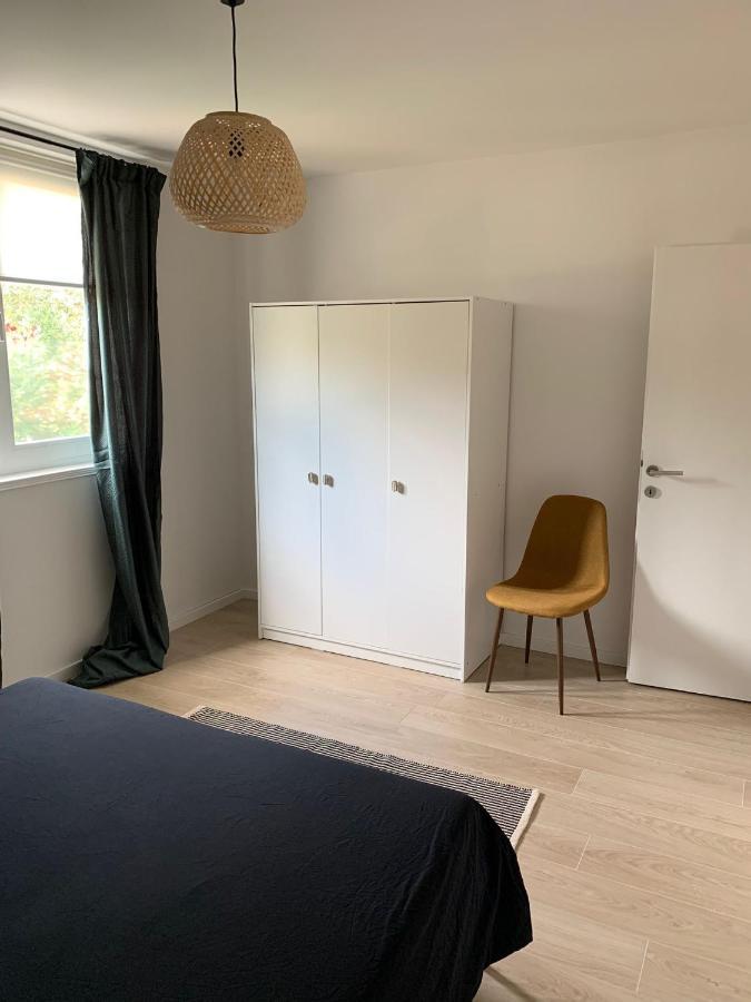 Apartment Seaside Cozy: Renovated One-bedroom With Parking Primosten